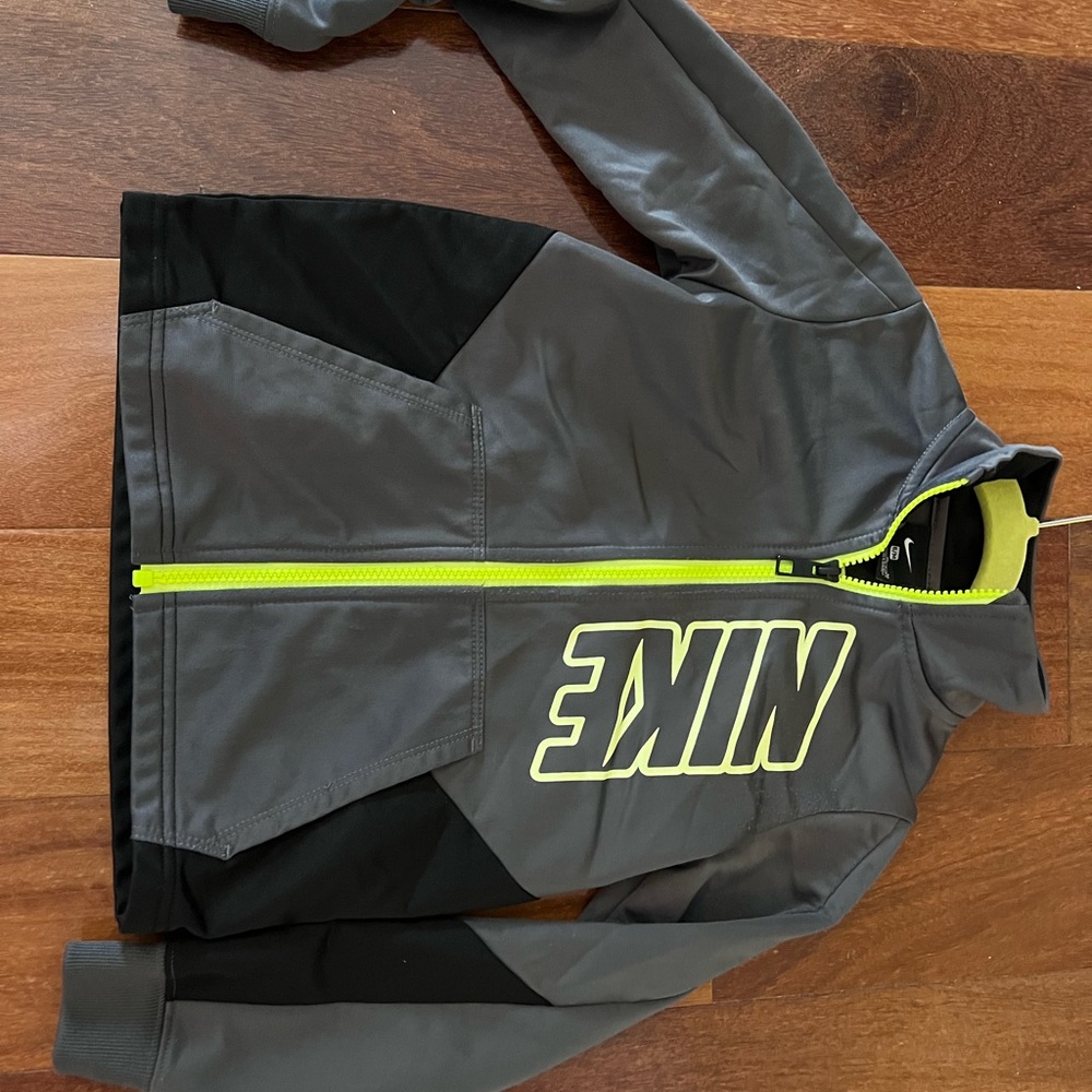Nike Boys 6/M nylon jacket